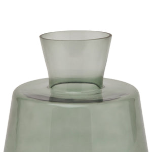 Smoked Sage Glass Ellipse Vase in SAGE Hill Interiors 22977 5050140297780 Dimensions: 20cm x 19cm x 19cm Weight: 0.72kg Volume: 0.08CBM This is the Smoked Sage Glass Ellipse Vase. This stunning vase is a perfect partner to our new Stamford furniture range, injecting some subtle and soothing tones to its display cabinets and surfaces. Coloured glassware continues to grow in popularity and we’re here for it with additions in the colour interiors fans are calling the new neutral: green.
Suitable for real and