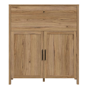 Malte Brun Bar Chest in Waterford Oak Furniture To Go 801mtbk321-d84 5904767829537 Step into a world of refined beauty and exquisite charm with the noble Waterford Oak decor, an exceptional masterpiece that flawlessly imitates the allure of natural wood. Designed to infuse your interior with warmth and sophistication, this extraordinary creation is set to elevate your living space to new heights of opulence. Dimensions: 1331mm x 1165mm x 415mm (Height x Width x Depth) 
 Modern Country Style 
 Rich, warm Wat